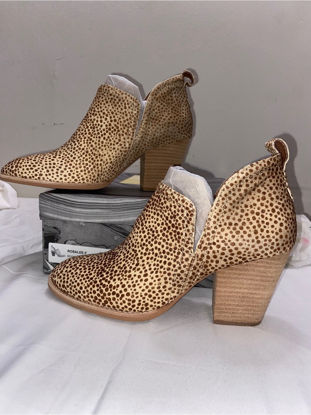 Jeffrey Campbell Men’s Tan and Brown Spotted Chukka Boots